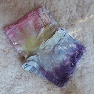 Celebrity Pink | the honey mid rise tie dye shorts size 3/26